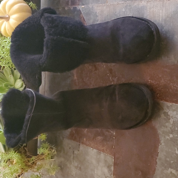 UGG Australia JANNIKA Suede Sheepskin Cuffable Black Bootie - Picture 3 of 12